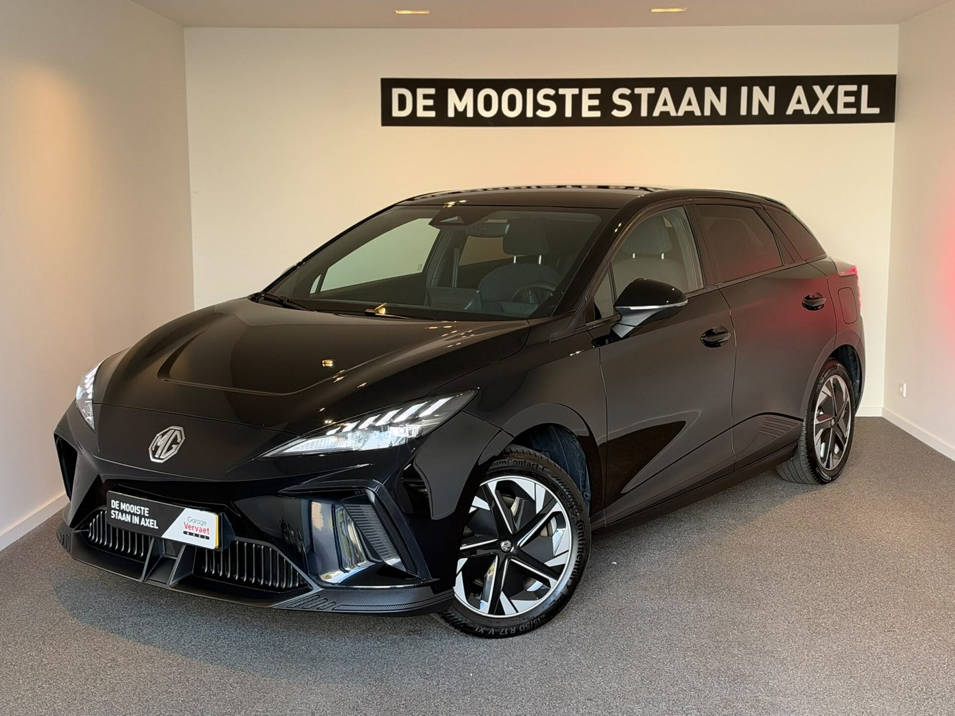 MG MG4 Electric Comfort 64 kWh, Auto's, Automaat, Parkeersensor, Gebruikt, Zwart