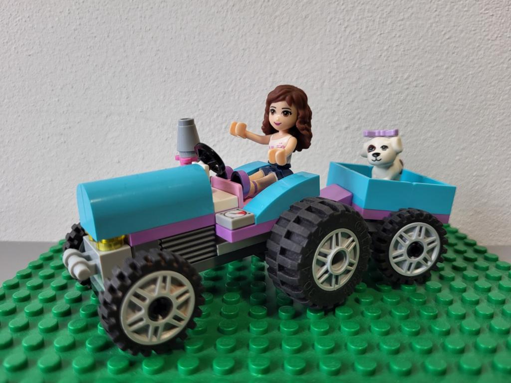 LEGO Friends minifiguur Olivia met tractor aanhanger en hond, Gebruikt, Lego, Friends, Ophalen of Verzenden