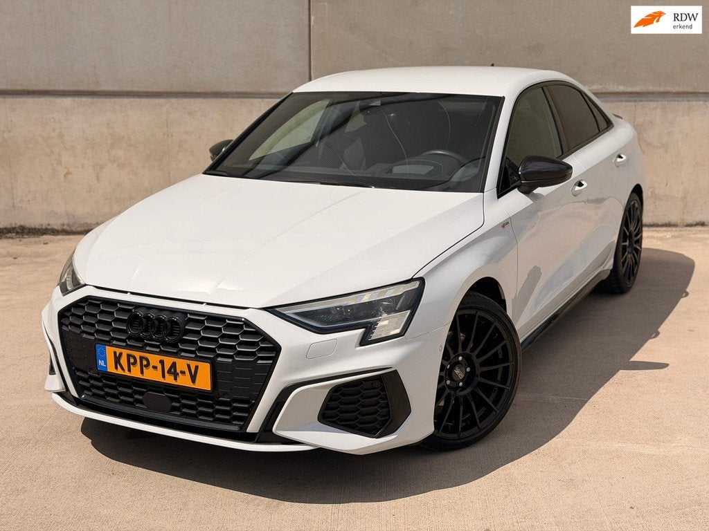 Audi A3 Limousine 35 TFSI S-Line S-tronic 19' OZ B&O HUD Sfe, 4 cilinders, 150 pk, Wit, Automatische klimaatregeling