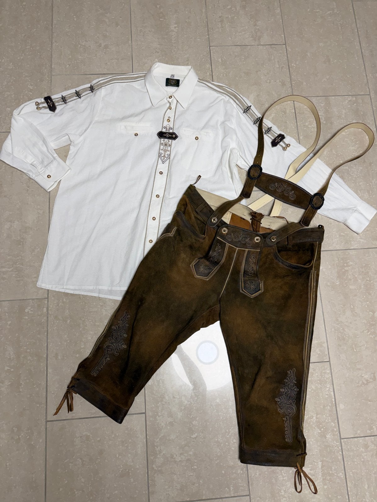 Traditionele Lederhose en Trachten overhemd - Oktoberfest, Ophalen of Verzenden, Zo goed als nieuw