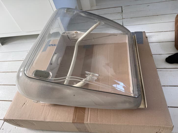 Heki dakluik 40x40 voor caravan of camper, Ophalen, Zo goed als nieuw