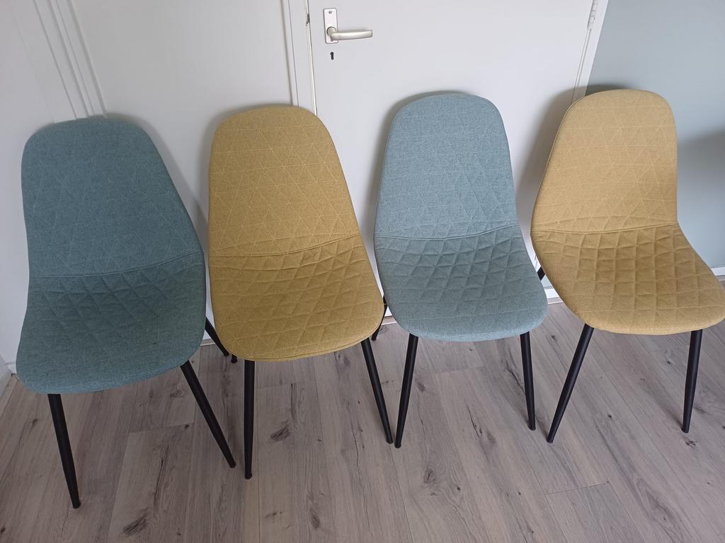 Eetkamerstoelen 4 stuks, Huis en Inrichting, Stoelen, Ophalen, Zo goed als nieuw, Grijs, Twee
