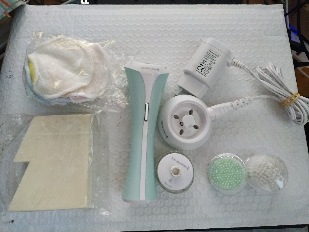 REMINGTON FC1000 Reveal facial cleansing brush, Ophalen of Verzenden, Nieuw, Gehele gezicht, Verzorging