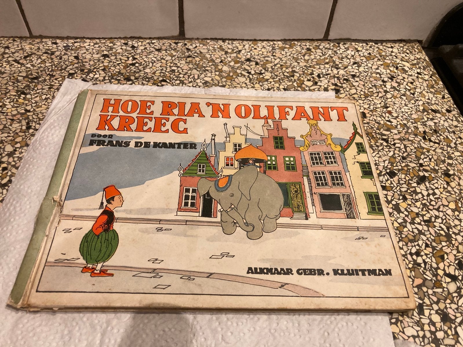 Hoe Ria een olifant kreeg, Ophalen of Verzenden, Zo goed als nieuw