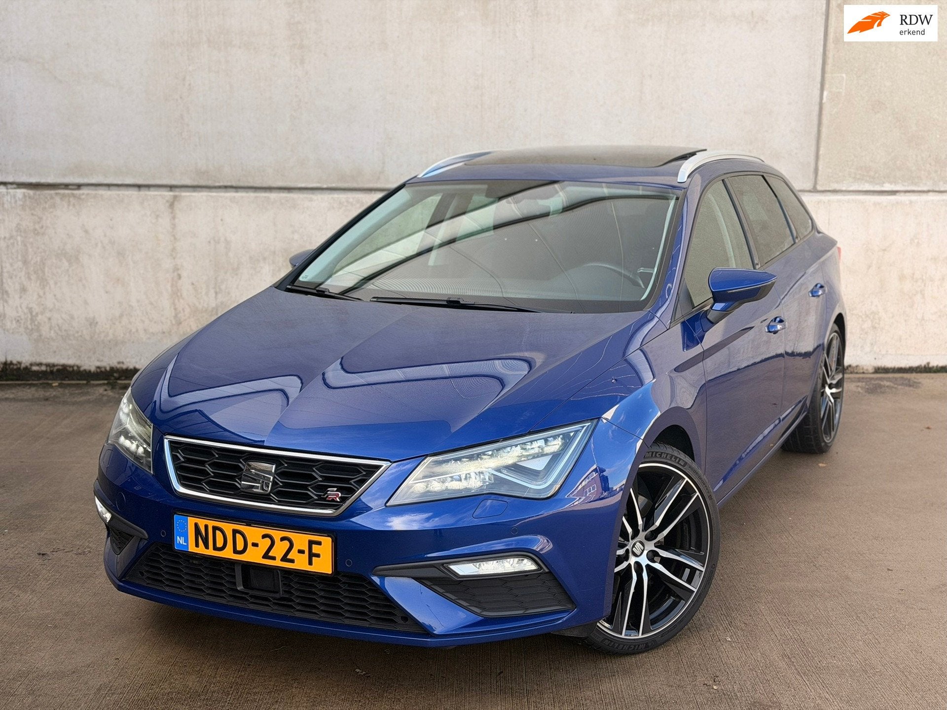 SEAT Leon ST FR 1.8 TSI DSG Pano 19'' Sound CarPlay ACC Lede, Auto's, 1272 kg, Gebruikt, 4 cilinders, Adaptive Cruise Control