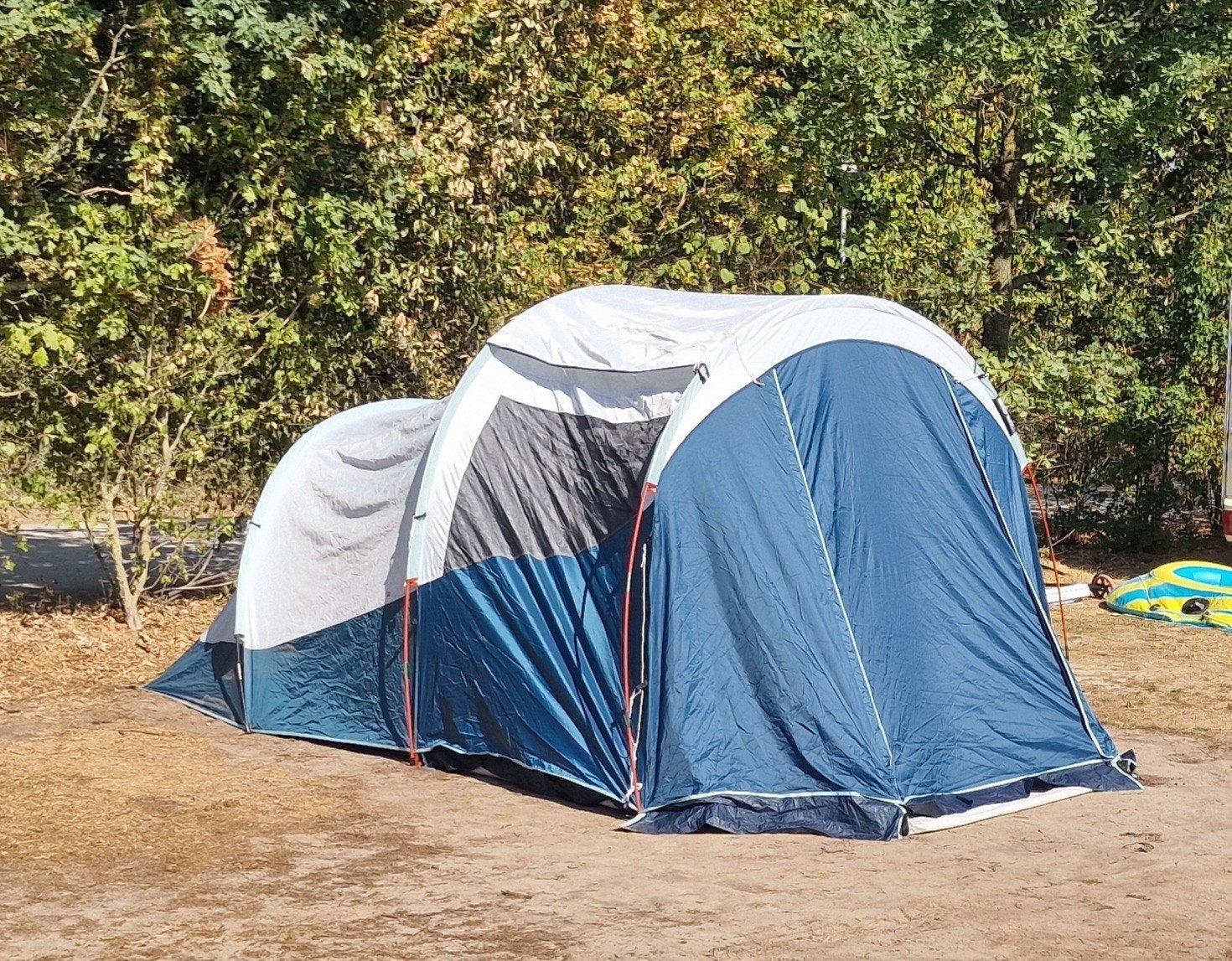 Ruime familietent Decathlon 4.1 - slechts 1 weekend gebruikt, Ophalen, Tot en met 4