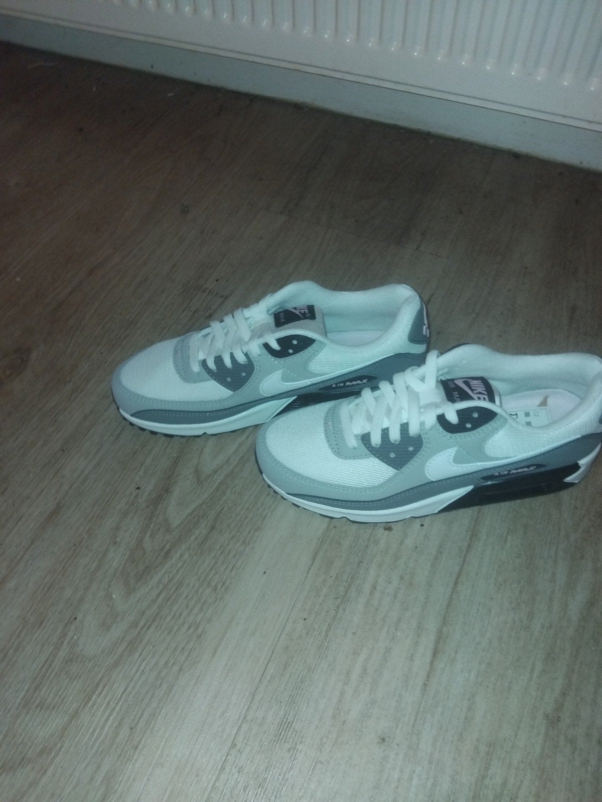 Nike Air Max Sneakers - Wit/Grijs, Kleding | Dames, Schoenen, Wit, Nike, Ophalen of Verzenden, Sneakers of Gympen