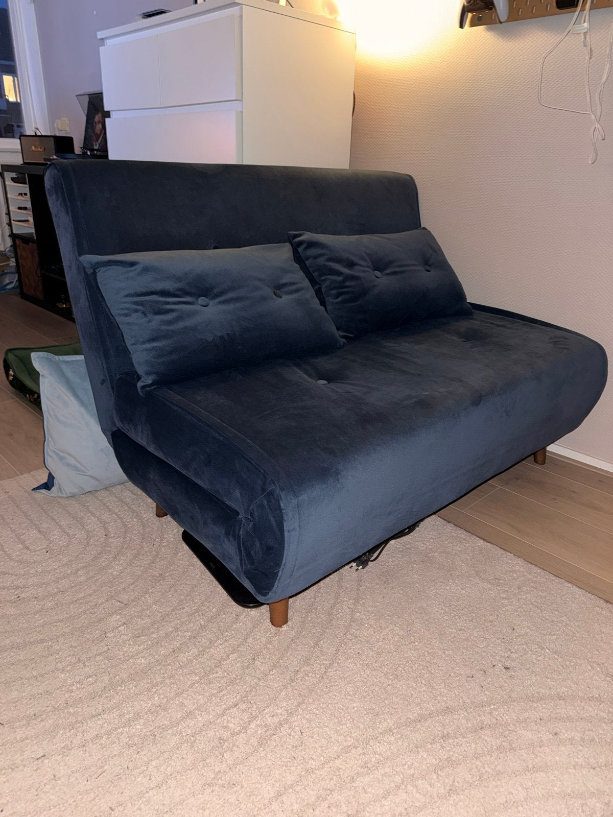 Large Haru 2 Seater Sofa Bed in Smooth Velvet Sapphire Blue, Ophalen, Blauw, Tweepersoons, Zo goed als nieuw