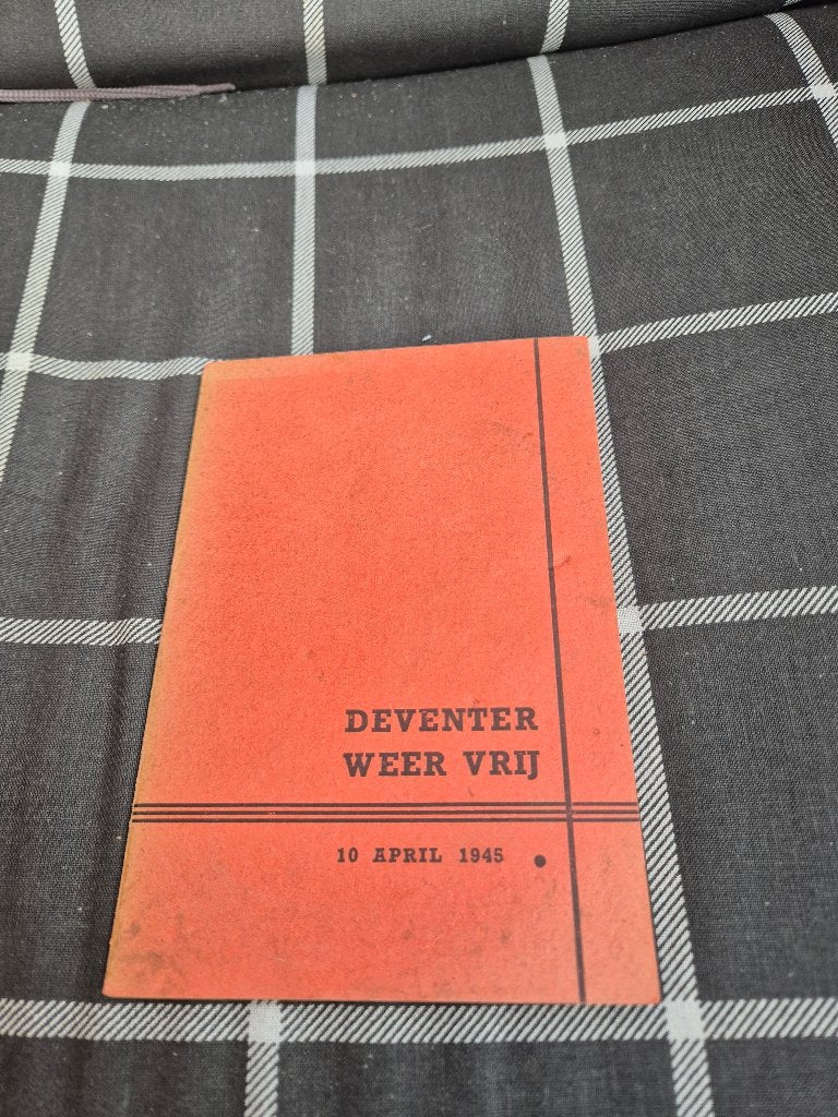Deventer weer vrij, Boeken, Ophalen of Verzenden, Tweede Wereldoorlog, Gelezen, Algemeen