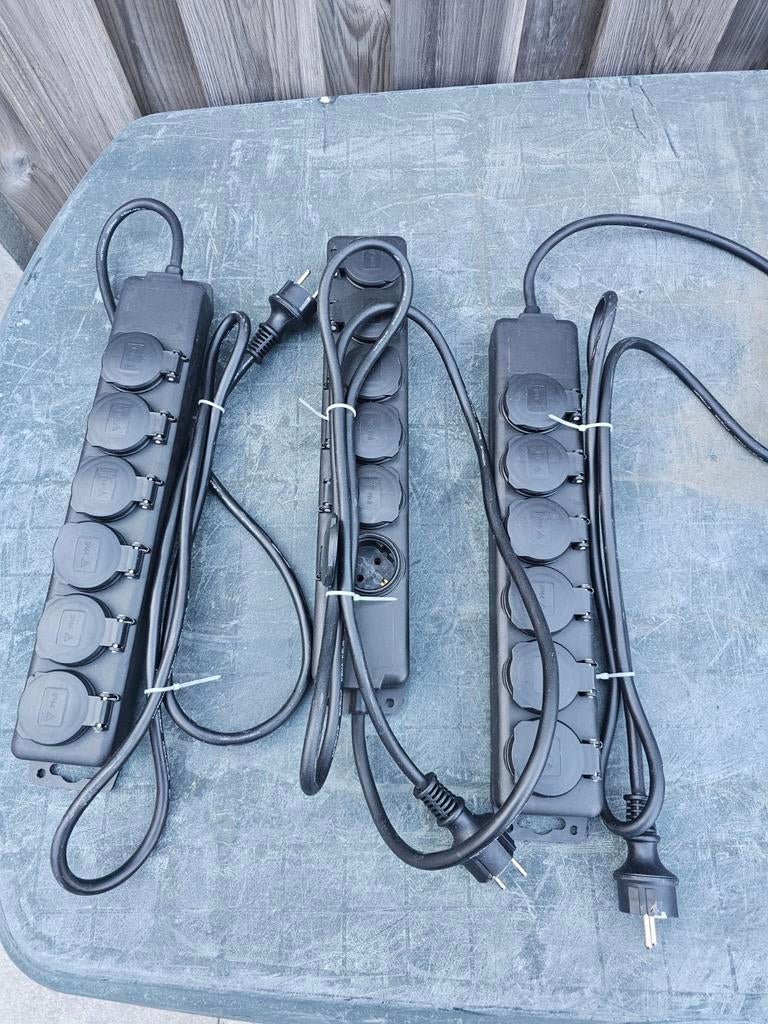 3x Stekkerdoos met 6 stopcontacten, spatwaterdicht, Ophalen of Verzenden, Gebruikt, Stopcontact