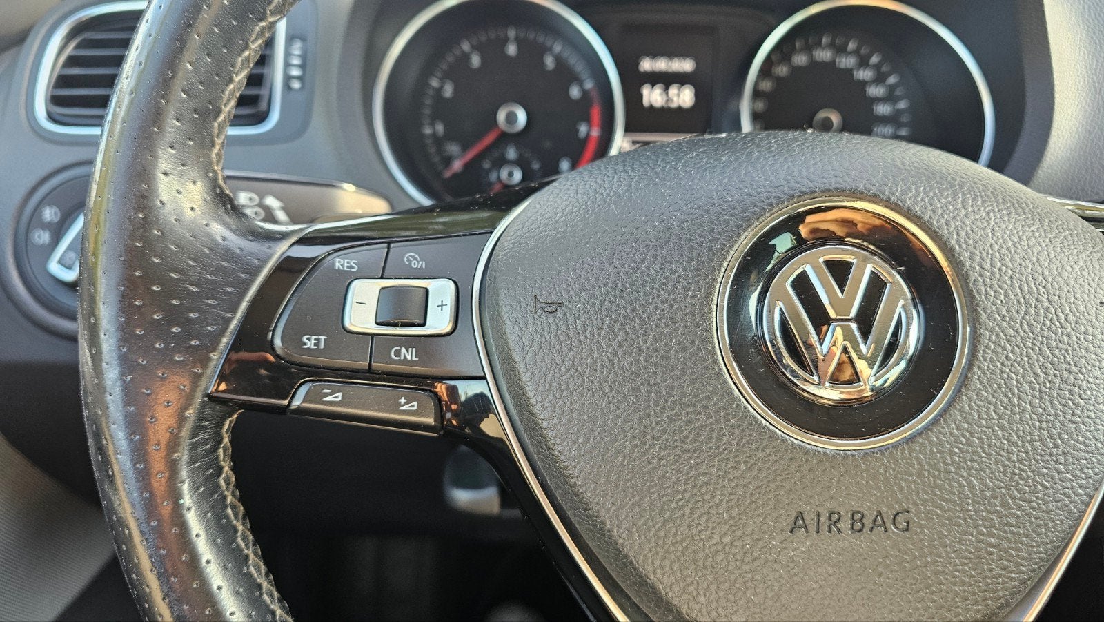 Foto 15 van VW CrossPolo 1.2 Automaat|CarPlay|Cruise|Trekhaak|New APK