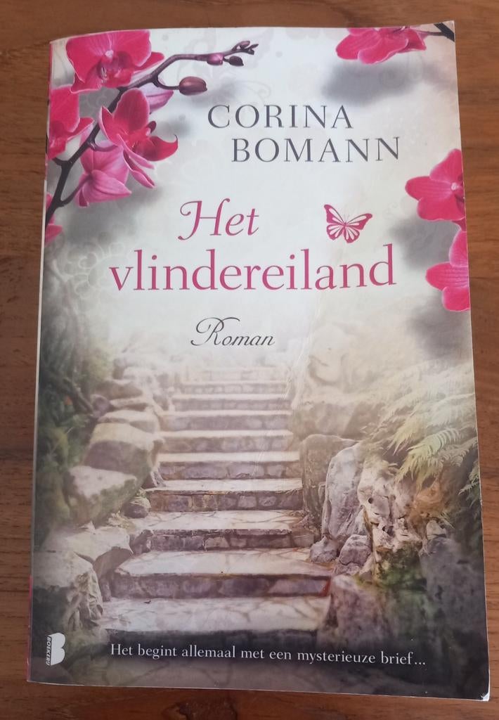 Het vlindereiland van Corina bomann, Boeken, Chicklit, Ophalen of Verzenden, Zo goed als nieuw