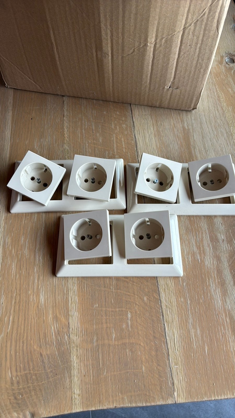 3x 2-stopcontact afdekplaten, Ophalen of Verzenden, Gebruikt, Stopcontact