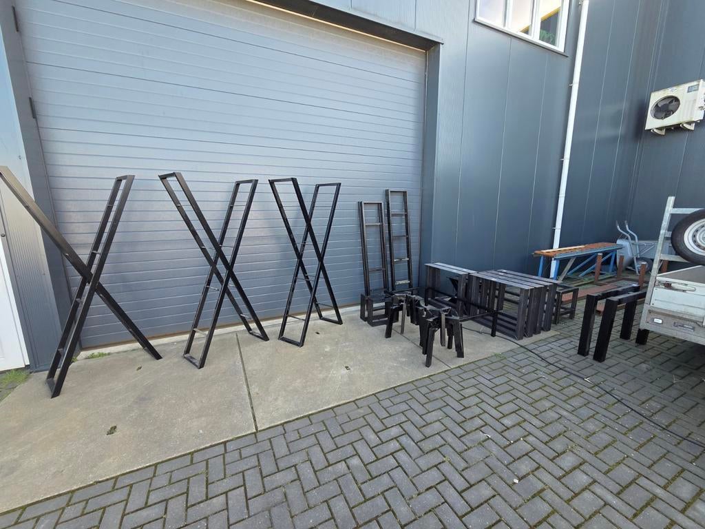 Grote partij stalen frames: kast, tafel, salontafel, Huis en Inrichting, Kasten | Overige, Ophalen