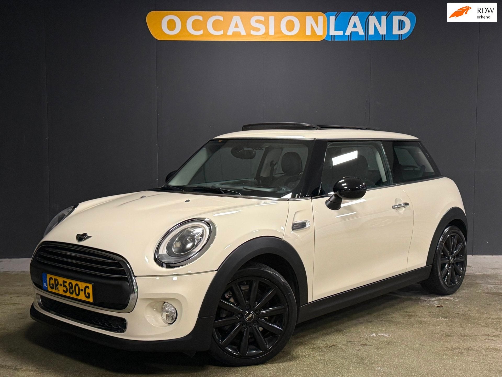 Mini 3-Deurs 1.2 One Salt Business|PANO|HUD|SFEER|KEYLESS|BL, Auto's, Stof, Gebruikt, 1095 kg, 4 stoelen