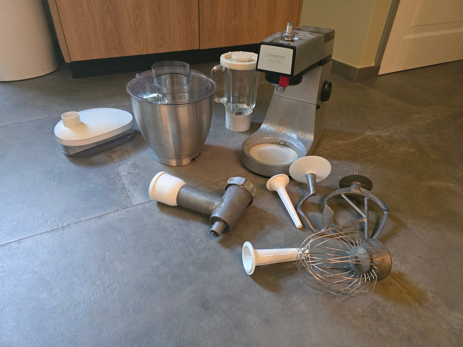 Kenwood Major keukenmachine met accessoires, 4 liter of meer, Ophalen, Gebruikt, 3 snelheden of meer
