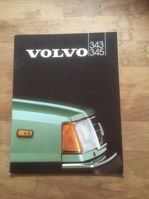 Autofolder/Brochure     Volvo   343 / 345       1982      NL, Ophalen of Verzenden, Zo goed als nieuw, Volvo