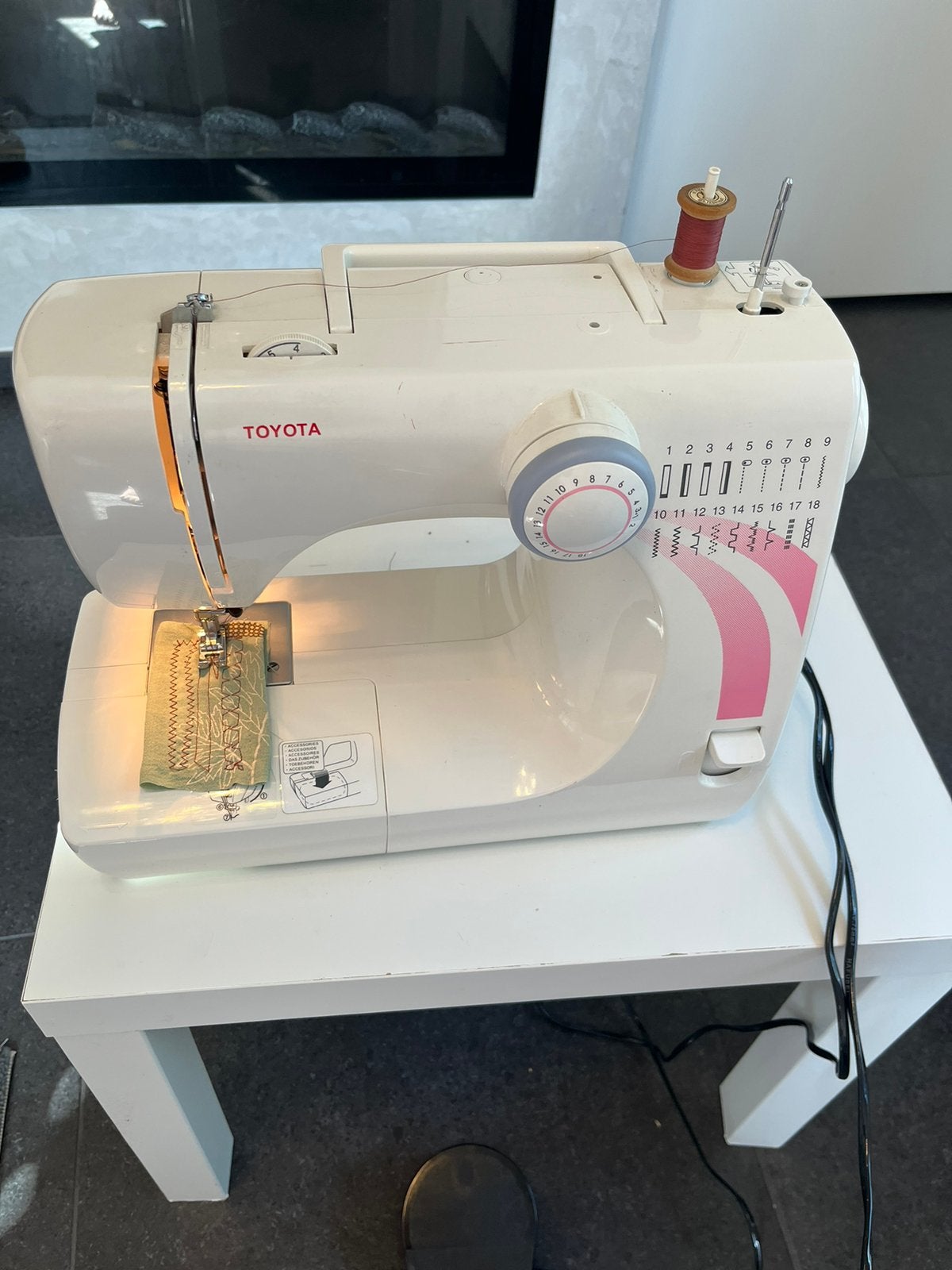 Toyota naaimachine, Ophalen of Verzenden, Zo goed als nieuw