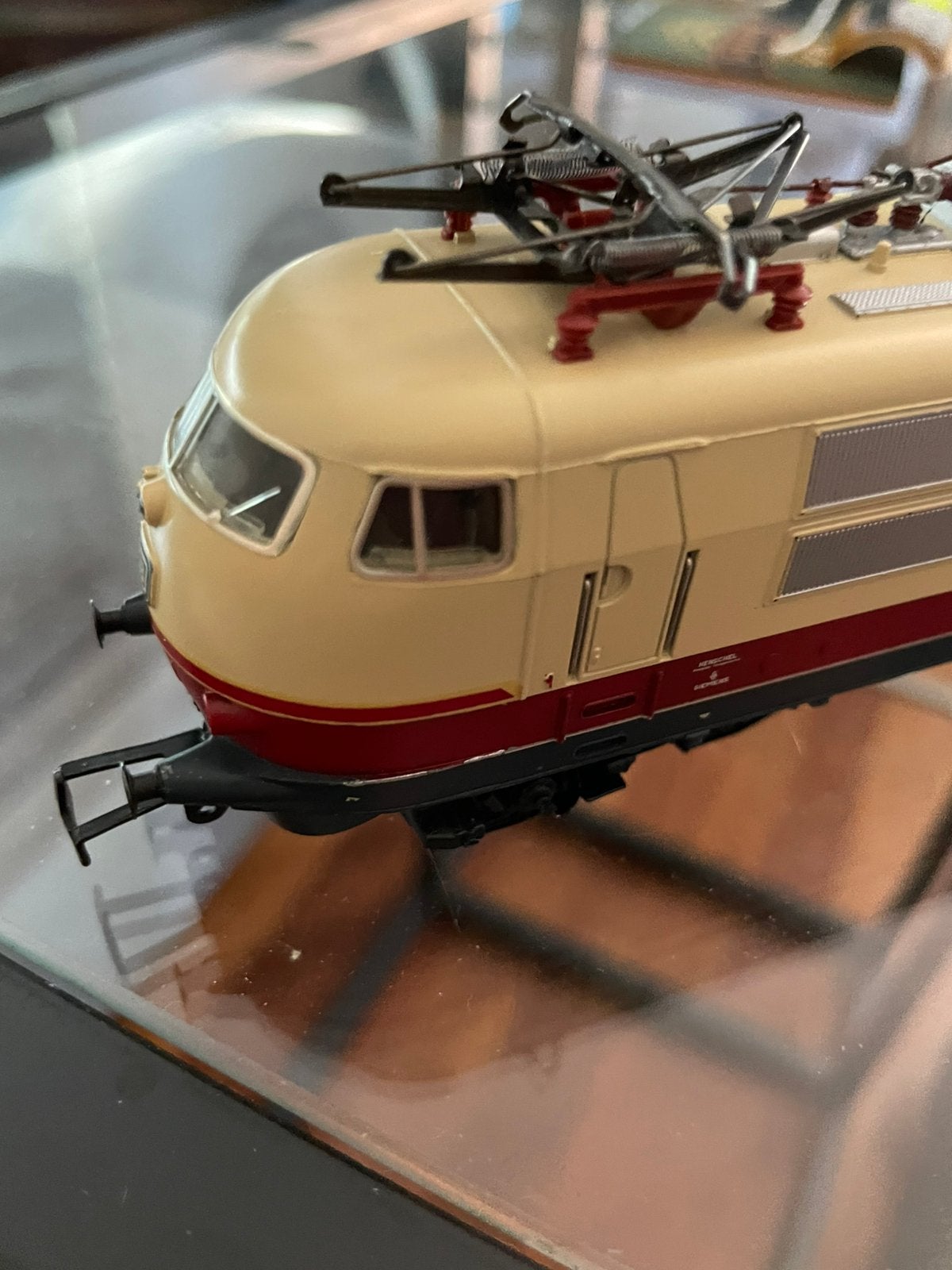 Märklin 3354 H0 Elektrische locomotief BR 103 TEE, Hobby en Vrije tijd, Modeltreinen | H0, Wisselstroom, Locomotief, Ophalen of Verzenden