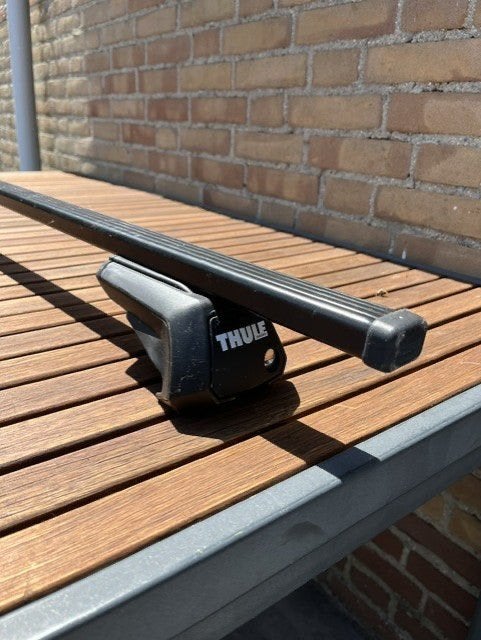 Thule Evo Raised Rail 7104 dakdragers 127 cm | Complete set, Auto diversen, Dakdragers, Ophalen, Zo goed als nieuw