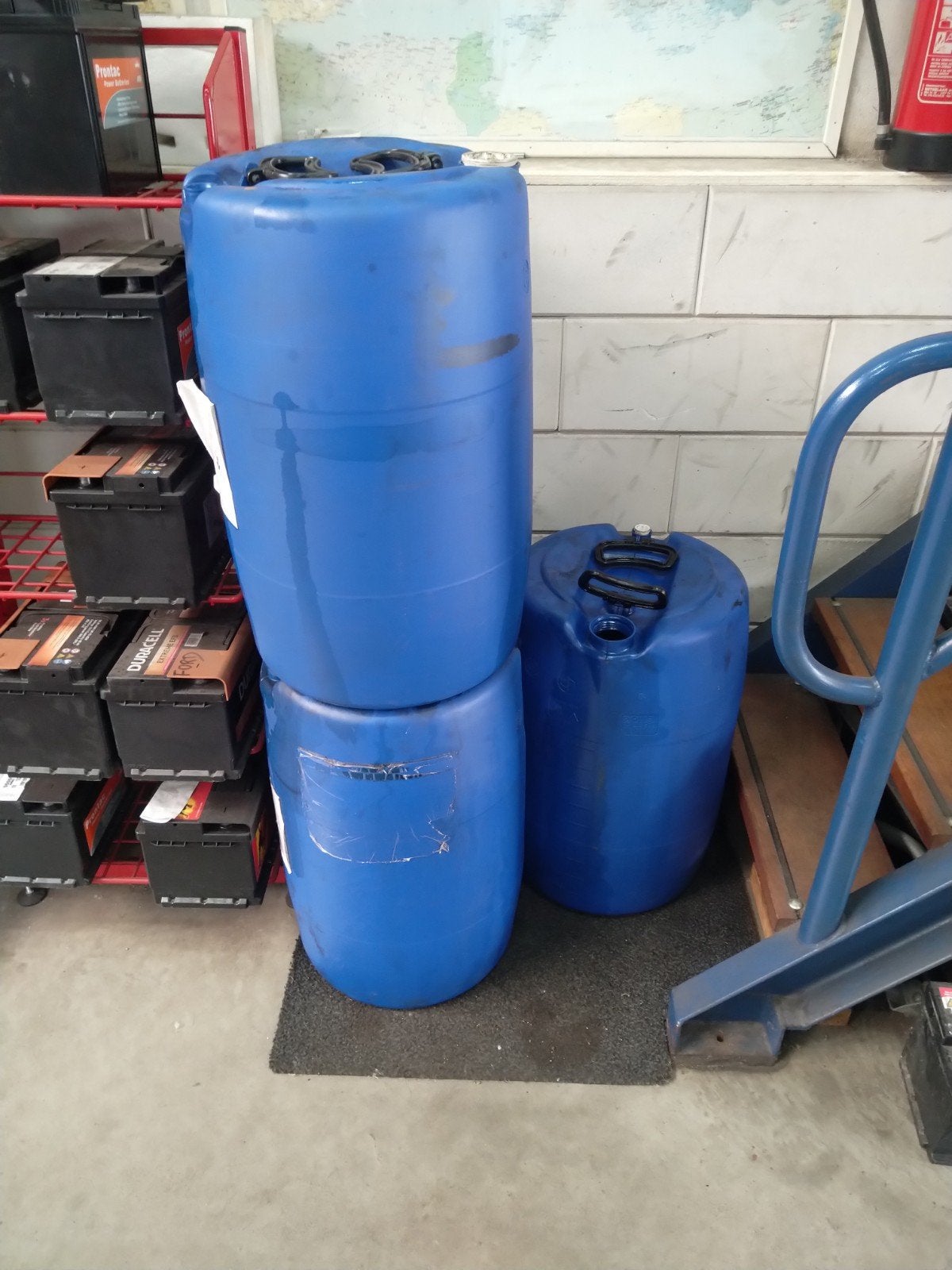 60 liter vaten van kunststof., Ophalen