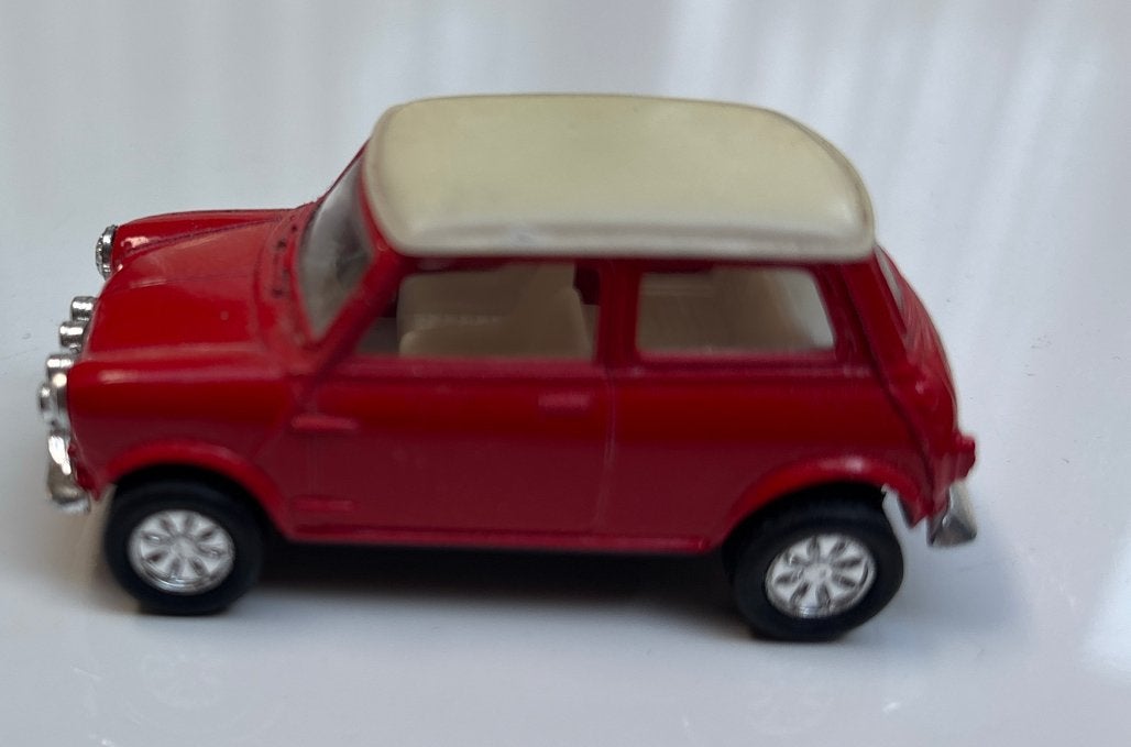Rode Mini Cooper Speelgoedauto - Zo Goed als Nieuw, Ophalen of Verzenden, Zo goed als nieuw, Overige typen
