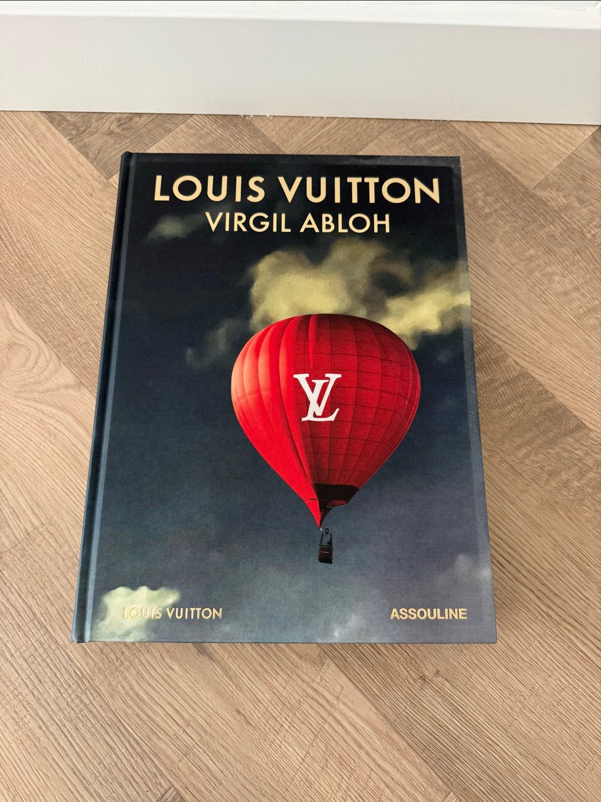 Louis Vuitton Virgil Abloh Assouline boek, Boeken, Ophalen, Zo goed als nieuw, Europa overig