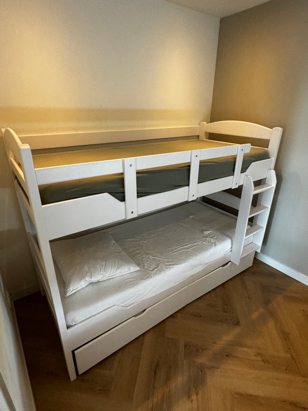 Wit Stapelbed met Opberglades., Ophalen, 90 cm, 160 tot 180 cm, Tweepersoons