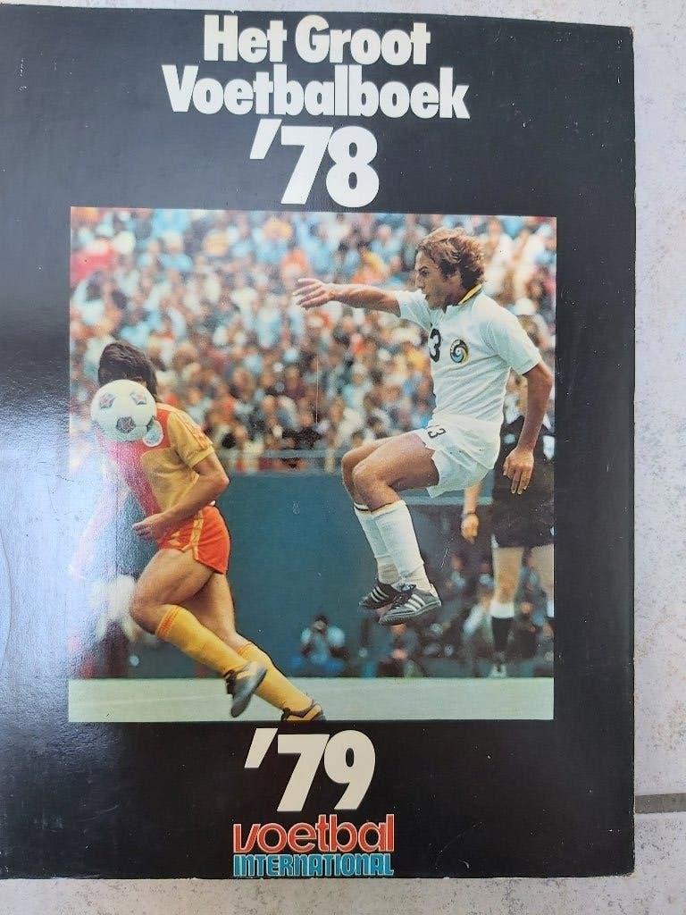 Het groot voetbalboek ‘78/’79, Gelezen, Joop Niezen, Ophalen of Verzenden, Balsport