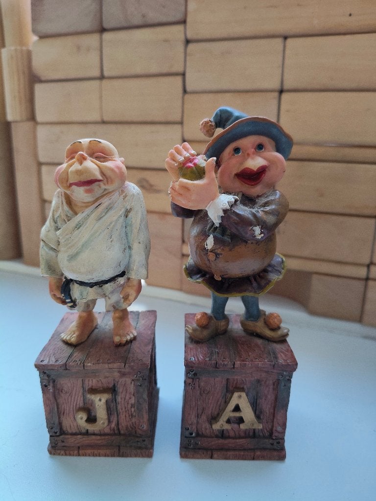 Het volk van Laaf alfabet letter A en J, Ophalen of Verzenden, Zo goed als nieuw, Beeldje of Poppetje