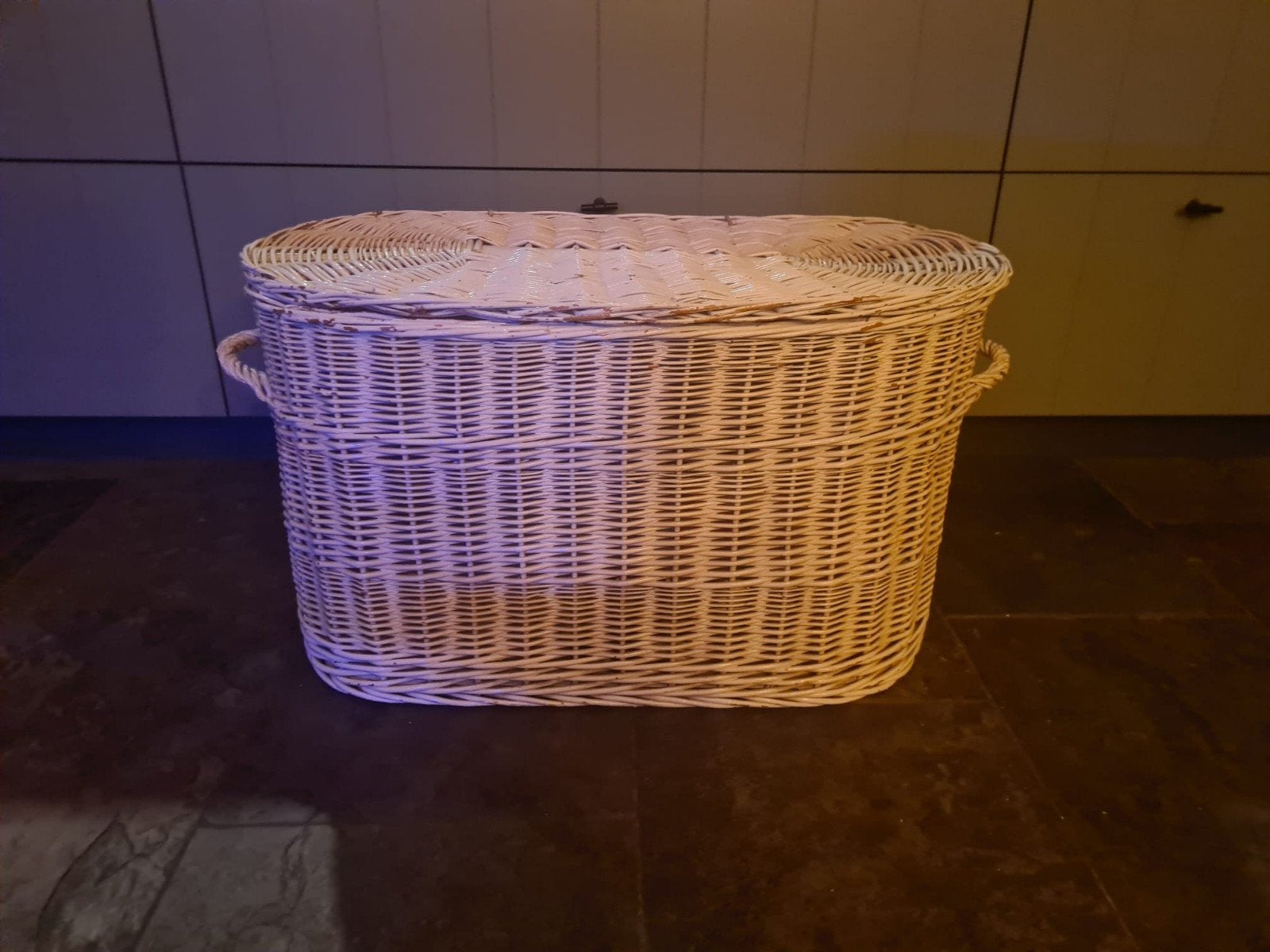 Grote rieten mand met deksel - 80x50x45 cm, Ophalen, Overige materialen, Gebruikt, 50 tot 100 cm