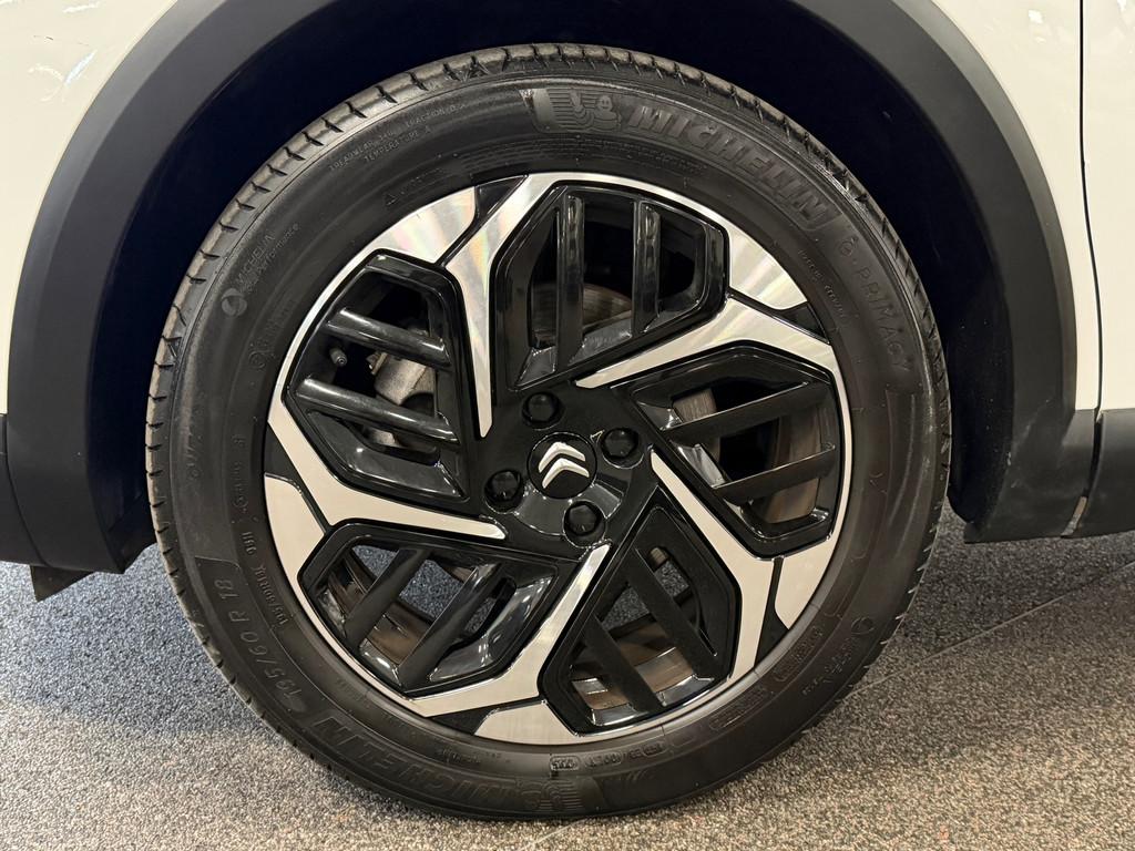 Citroen C4 X 1.2 PureTech Shine| NAVIGATIE|CAMERA|WIDE SCREE, Gebruikt, 1199 cc, 1264 kg, Leder en Stof