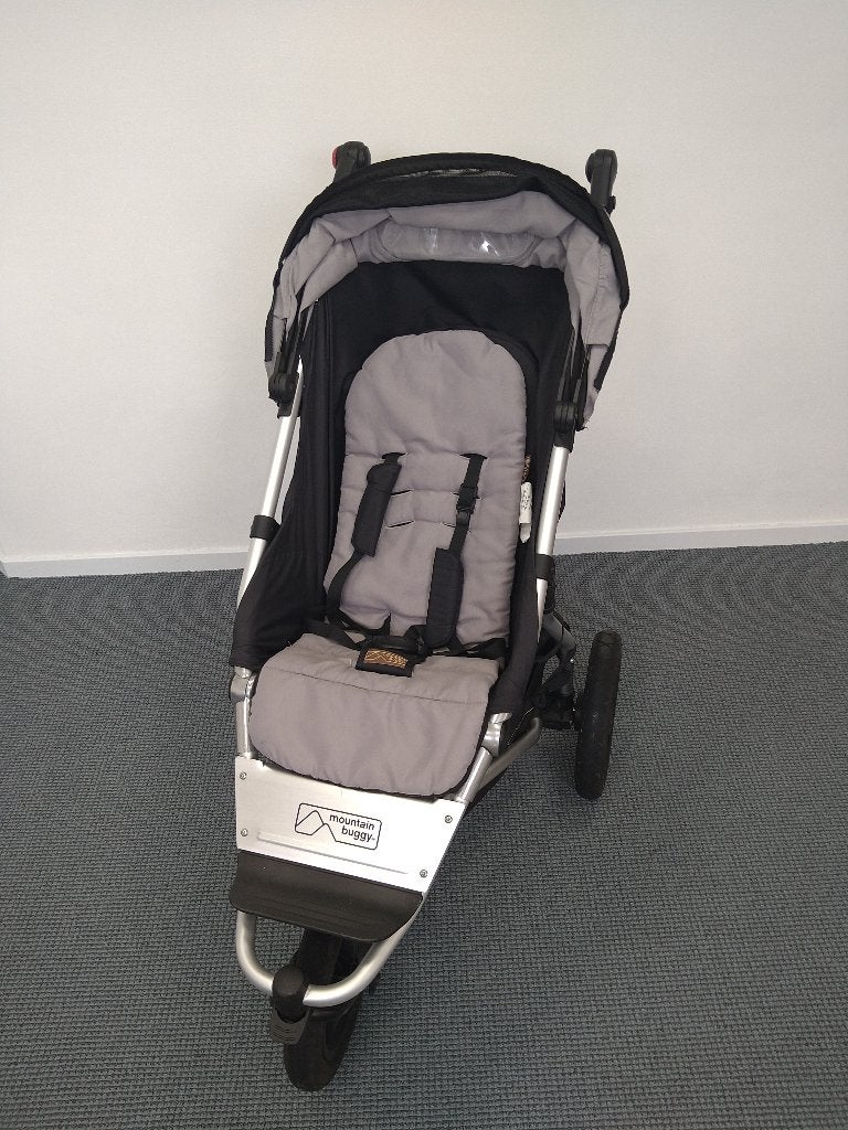 Mountain buggy urban jungle kinderwagen met autostoel e.a., Verstelbare duwstang, Ophalen of Verzenden, Zo goed als nieuw, Kinderwagen
