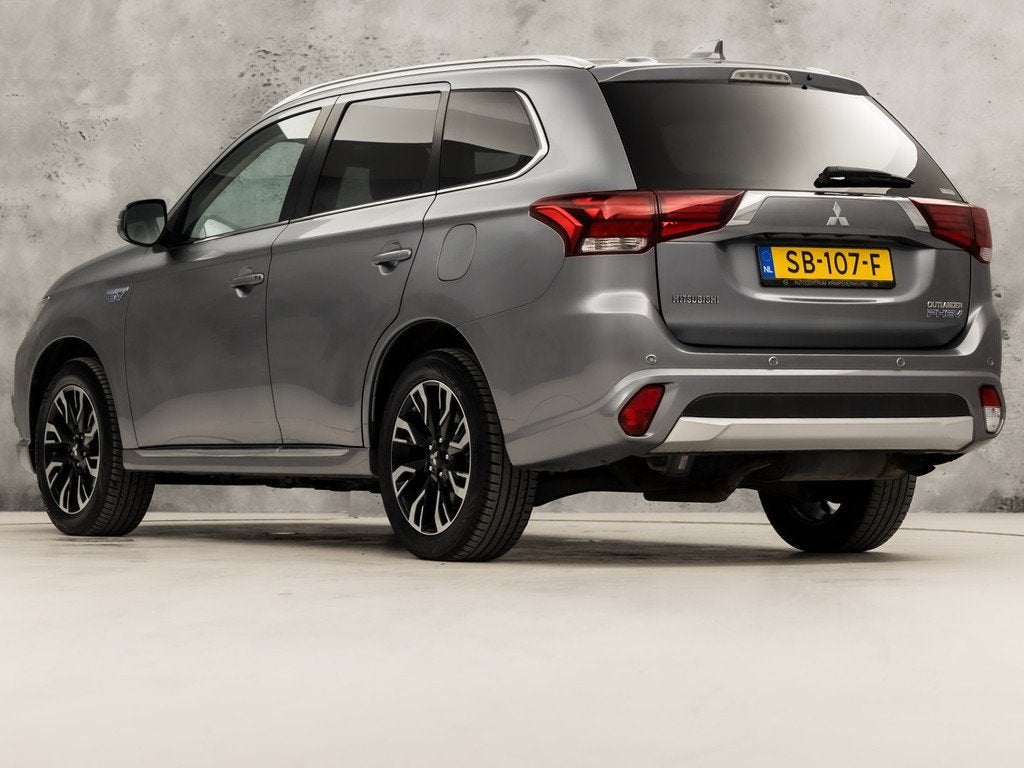 Mitsubishi Outlander 2.0 PHEV Deluxe 203Pk Automaat (CAMERA,, Auto's, Automaat, 4 cilinders, Bedrijf, Vierwielaandrijving