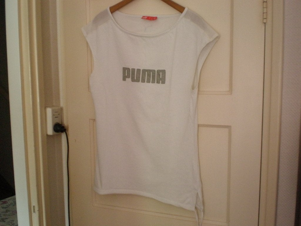 Ecru shirt met groenkleur logo op borst. Merk Puma. Maat L., Overige kleuren, Puma, Maat 42/44 (L), Ophalen of Verzenden