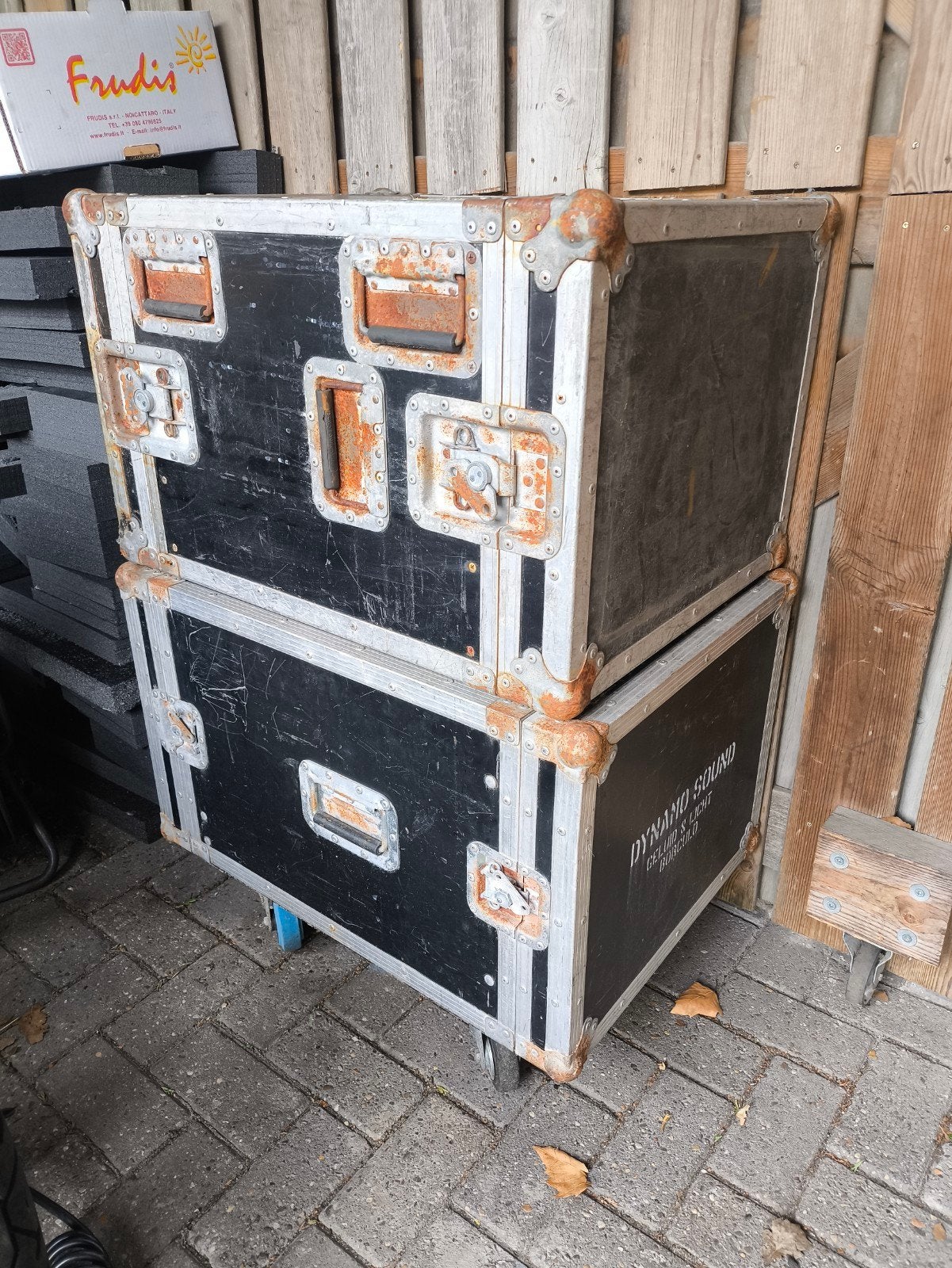 2x 19 inch versterker flight case + versterker 9HE op wielen, Ophalen of Verzenden, Gebruikt, Overige instrumenten