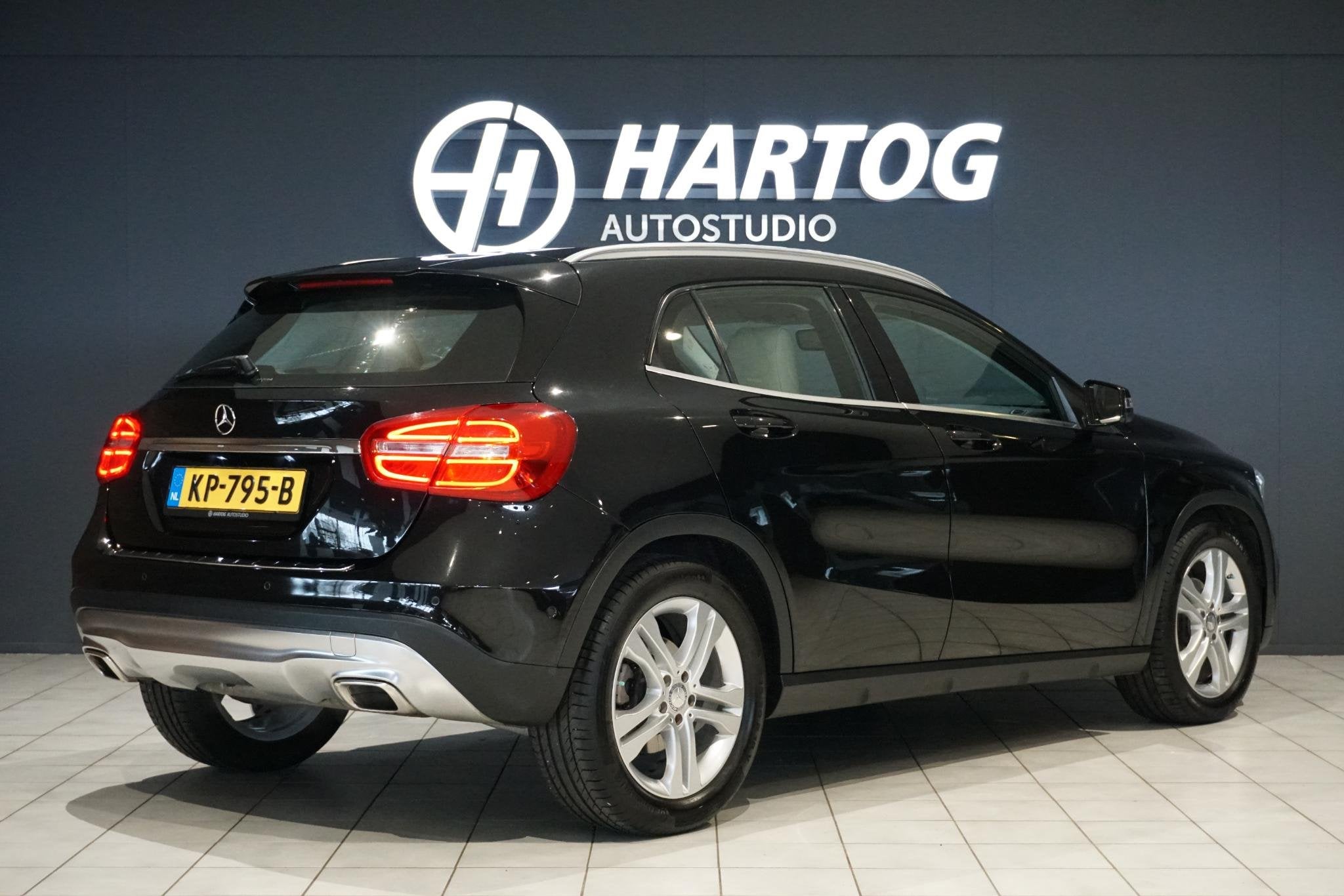 Mercedes-Benz GLA-klasse 180 Ambition + STOELVERWARMING / LE, Auto's, Mercedes-Benz, Gebruikt, 4 cilinders, 715 kg, 1595 cc