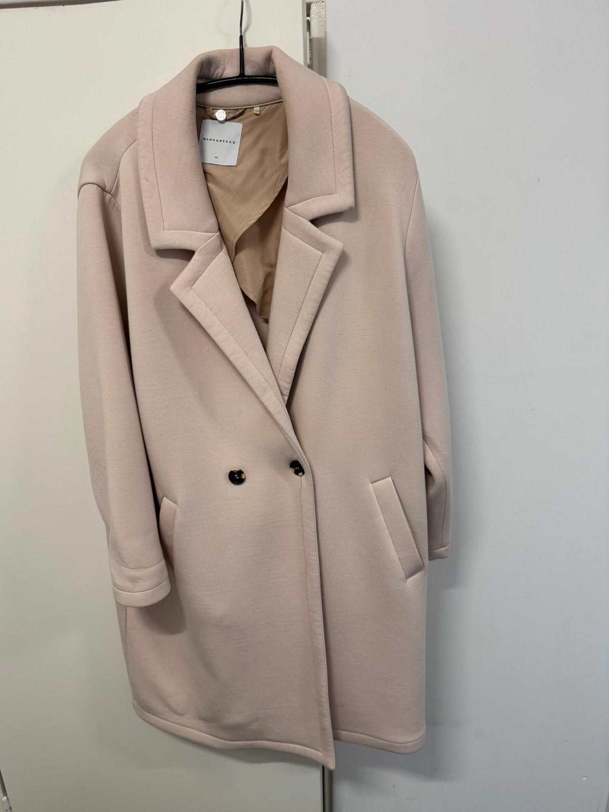 Stijlvolle beige winterjas - Zo goed als nieuw, Ophalen of Verzenden, Zo goed als nieuw, Maat 42/44 (L), Beige