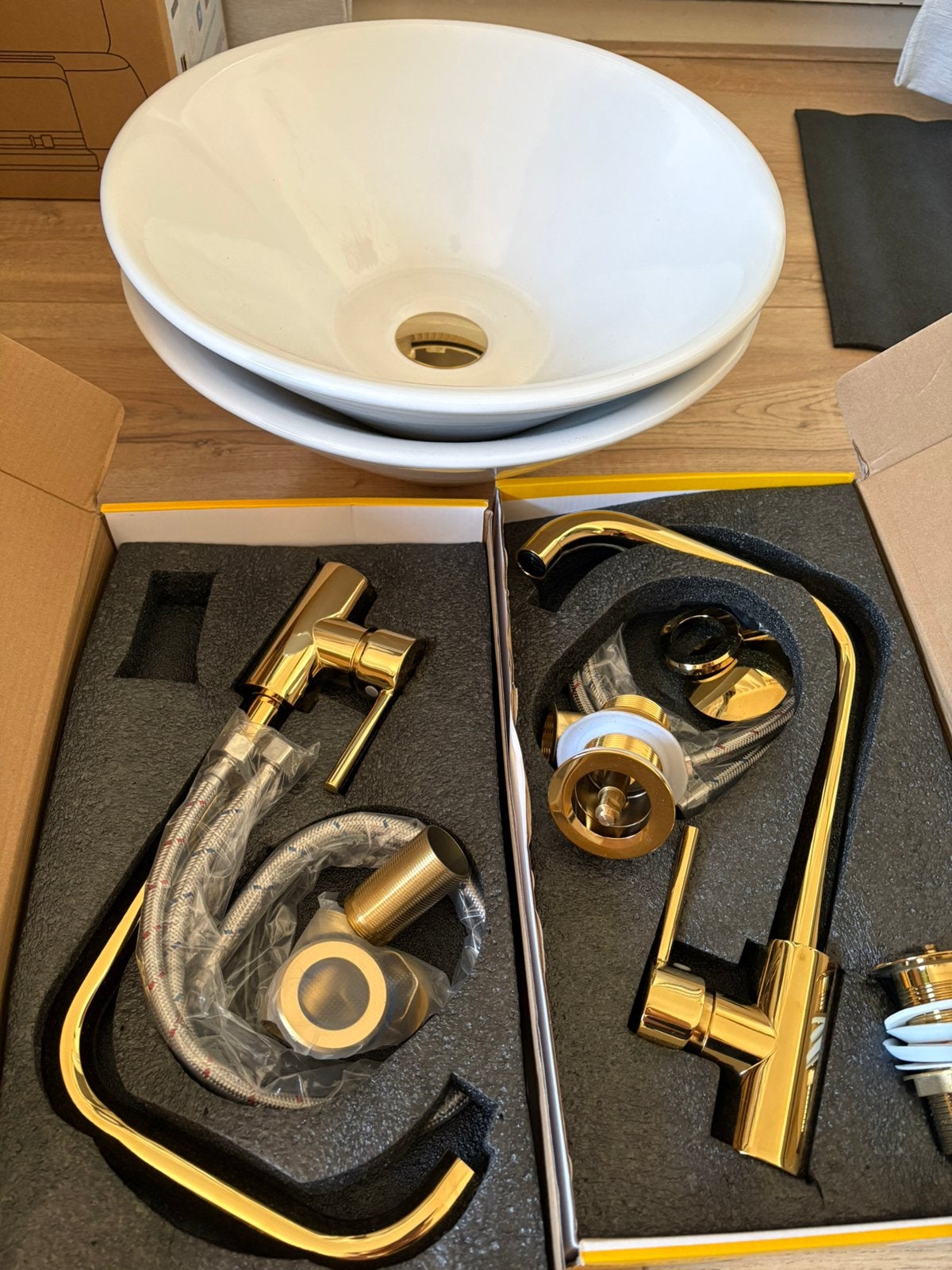 Volledige set nieuwe wastsfels met gouden kranen, Ophalen, Nieuw, Wastafel