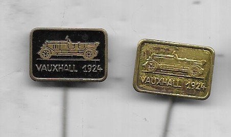 2 VAUXHALL AUTO SPELDEN UIT 1 SERIE, Ophalen of Verzenden, Gebruikt, Transport, Speldje of Pin