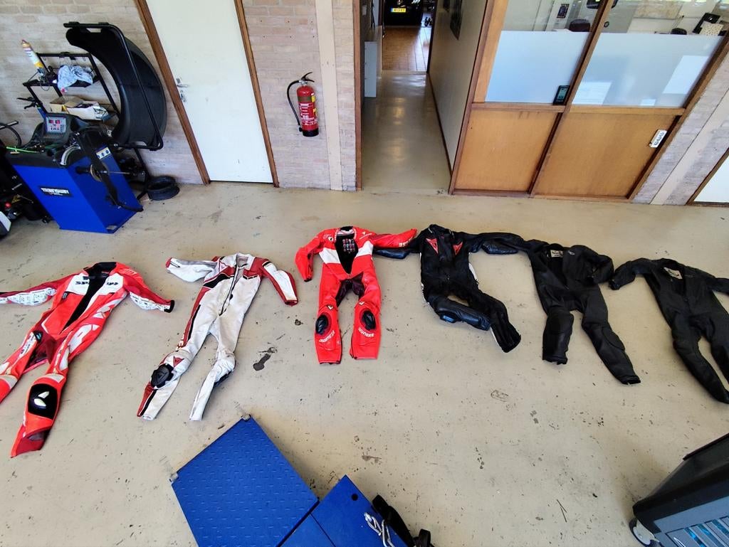 Leren motorpakken - Diverse maten en kleuren, Motoren, Overige merken, Ophalen of Verzenden, Tweedehands, Heren