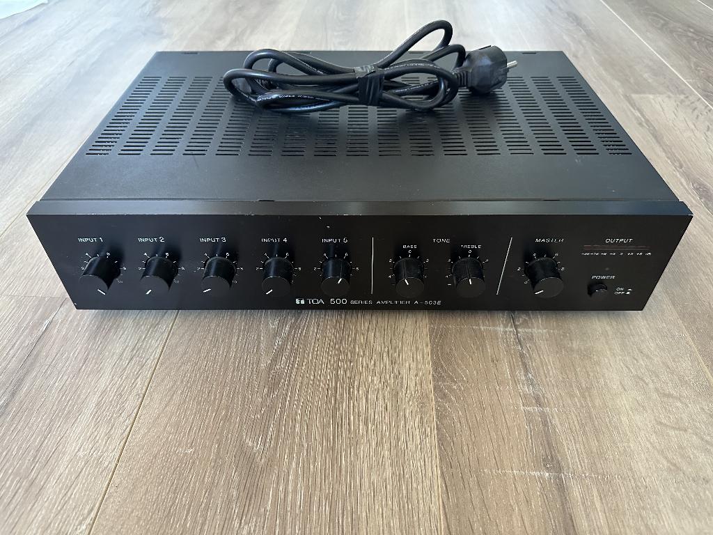 TOA 500 series amplifier., Audio, Tv en Foto, Ophalen, Zo goed als nieuw, 120 watt of meer, Overige merken