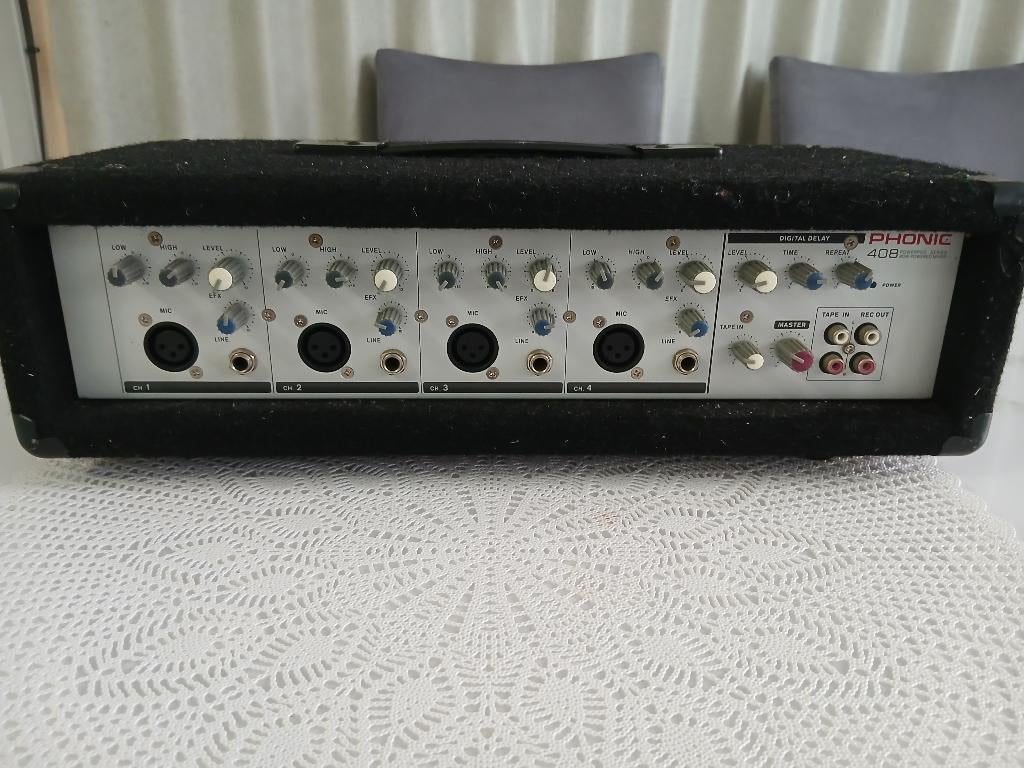Versterker merk Phonic Voltage verstelbaar 100/ 230 volt, Ophalen, Gebruikt, 120 watt of meer, Overige merken