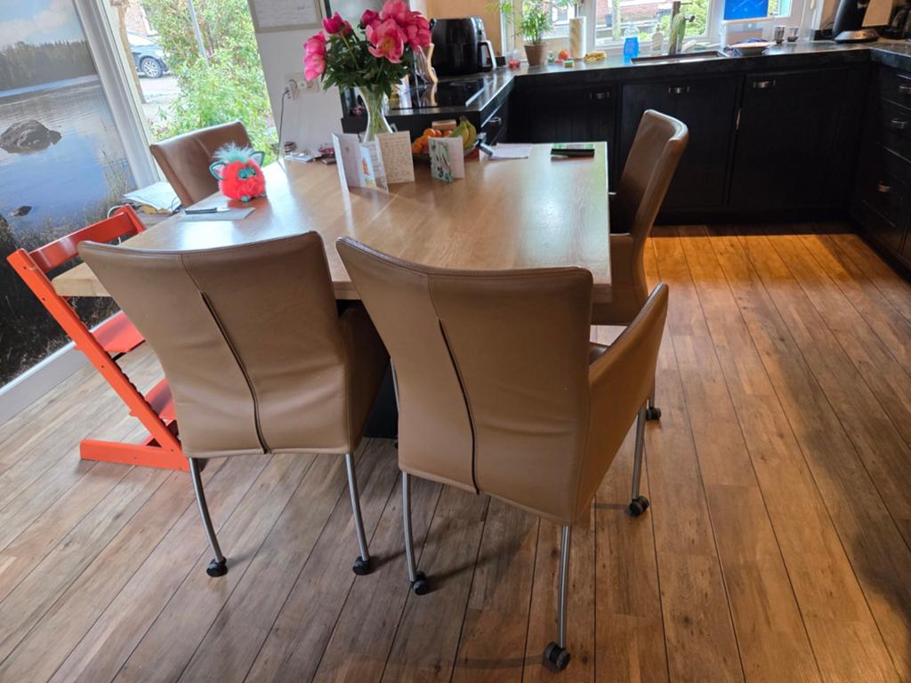 4 bruine leren stoelen met wieltjes, Ophalen, Gebruikt, Bruin, Leer
