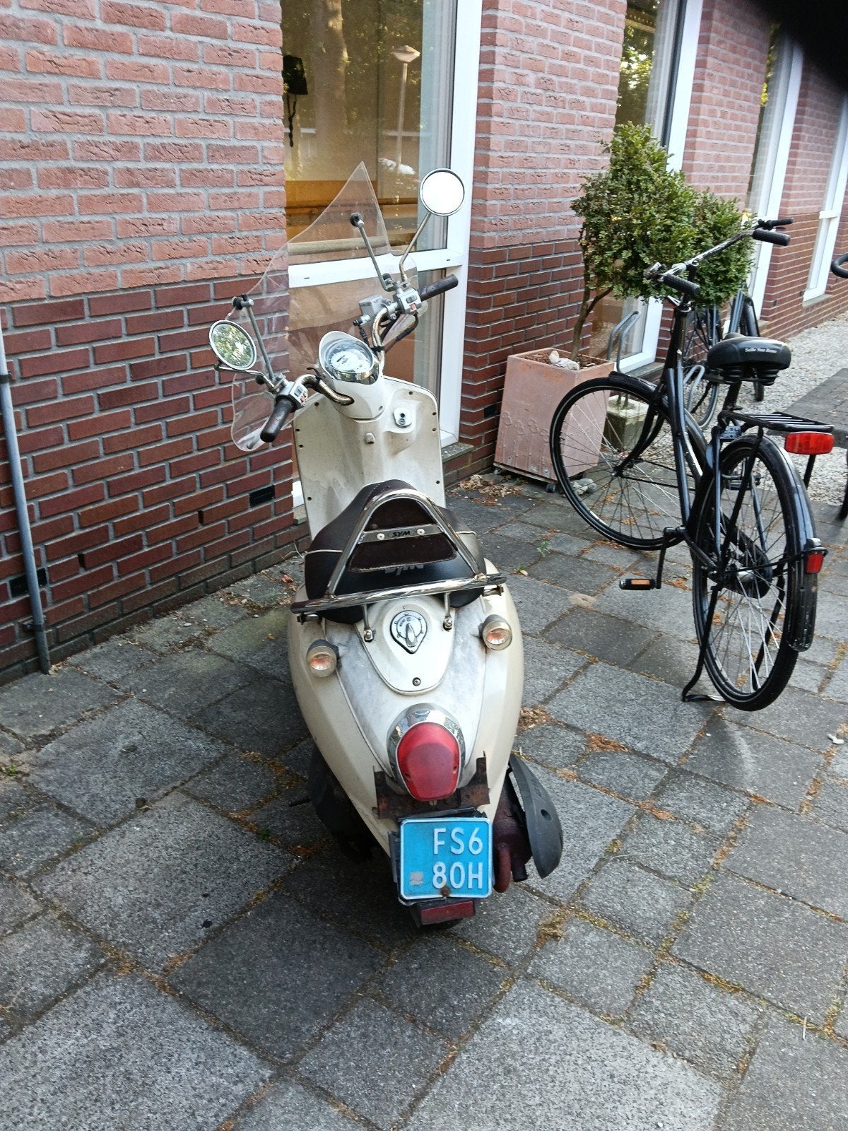 Sym Mio 50 Scooter - Beige, 31474 km, 25 km/u, Fietsen en Brommers, Scooters | SYM, Gebruikt, Allo, Ophalen of Verzenden, Benzine