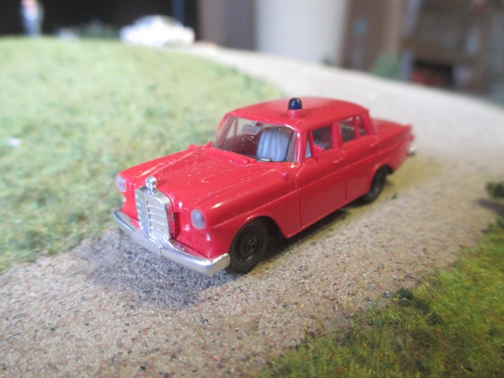 Mercedes Benz W110 190 D / 200 D - Brekina brandweer, Ophalen of Verzenden, Zo goed als nieuw, Auto, Brekina
