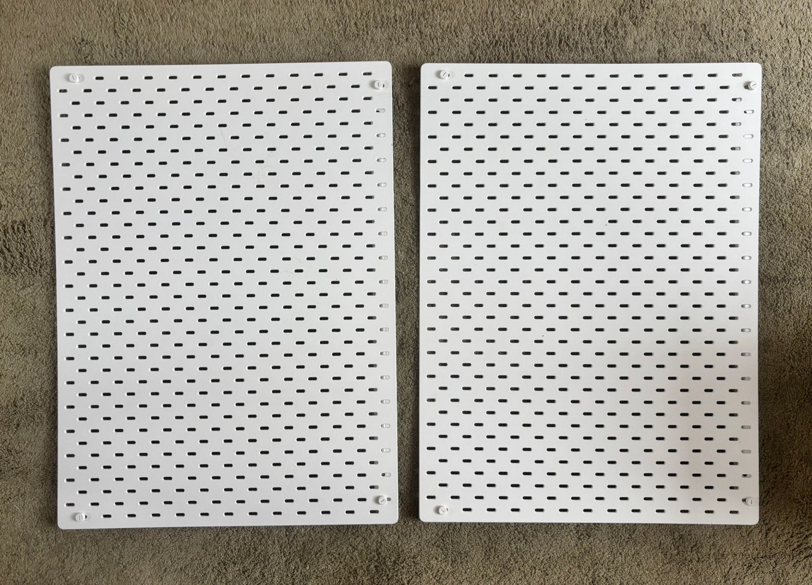 Ikea SKÅDIS ‘prikbord’ pegboard wit met veel assecoires, Huis en Inrichting, Ophalen, Zo goed als nieuw, Overige typen