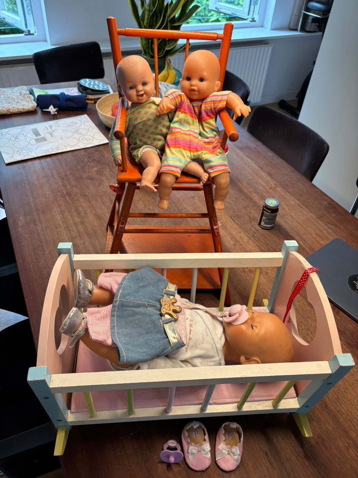 Baby born, 2 poppen, wiegje stoeltje, Ophalen of Verzenden, Zo goed als nieuw, Overige typen