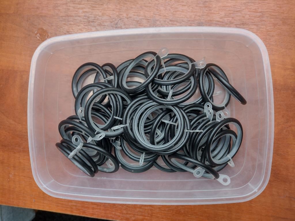 Gordijn ringen 4 cm, Huis en Inrichting, Stoffering | Gordijnen en Lamellen, Zo goed als nieuw, 200 cm of meer, Zwart, Ophalen of Verzenden