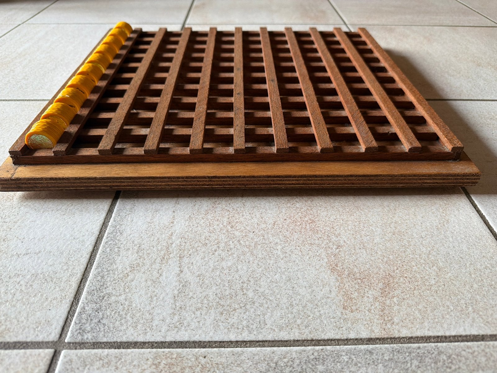 Houten muntenhouder voor 100 munten, Postzegels en Munten, Munten en Bankbiljetten | Toebehoren, Ophalen of Verzenden, Overige typen